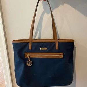 Michael Kors purse/bag
